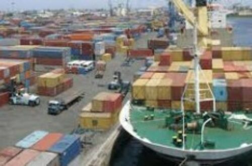 Article : Décongestion du terminal à conteneurs : Les importateurs dos au mur au port de Douala