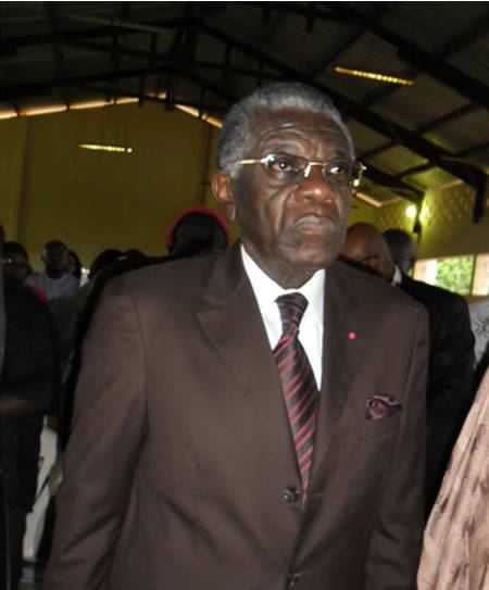 Article : Lyc&eacute;e bilingue de New-Bell : L&rsquo;escroquerie du proviseur mise &agrave; nu