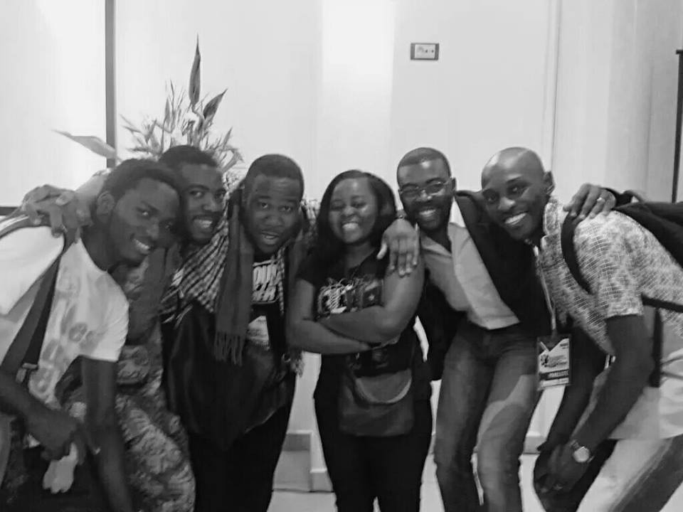 Article : Tu ne vois pas mes larmes parce qu’elles coulent à l’intérieur