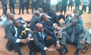 interpellation de l'opposition &agrave; Yaound&eacute;