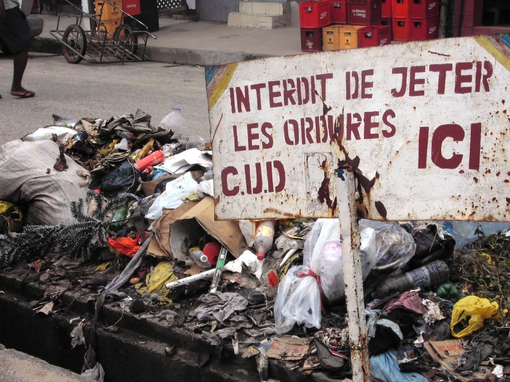 Article : Douala : interdit de polluer et interdit de punir ?