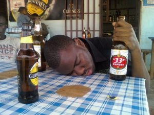 Article : Comment la bière a bu le cerveau des pauvres au Cameroun